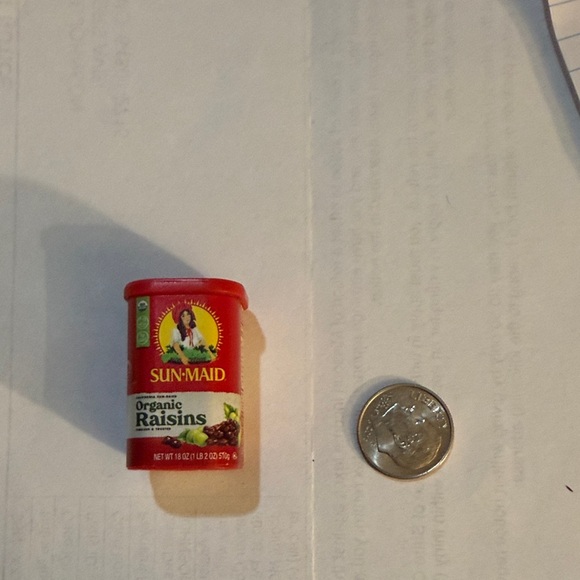 Red Accessory - Picture 2 of 2